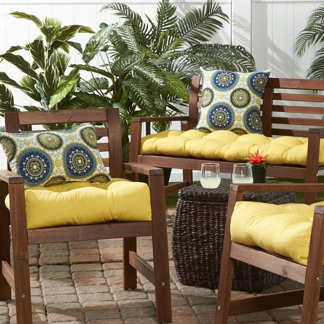 Medallion 19 x 12 in. Outdoor Rectangle Accent Pillow, Set of 2, photo 4 of 6
