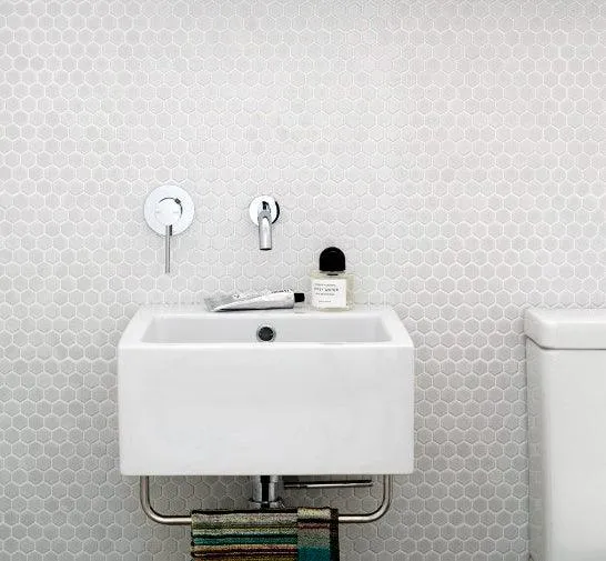 WS Tiles - Value Matte White 11.8 in. x 10.2 in. Porcelain 1" Hexagon Mosaic Floor & Wall Tile (9 sq. ft / Case), photo 4 of 5