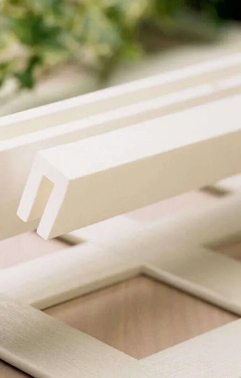 1.13 in wide · 8 ft long White Plastic C-Channel