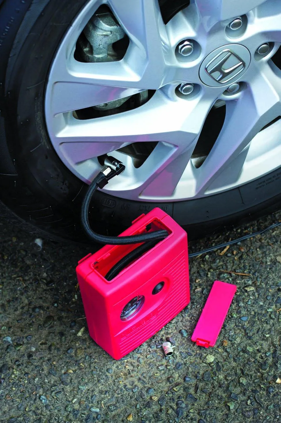 Ideas In Life Tire Inflator Portable 12v Air Compressor For Car, Bike, Truck Tire Pump 300PSI, photo 3 of 4