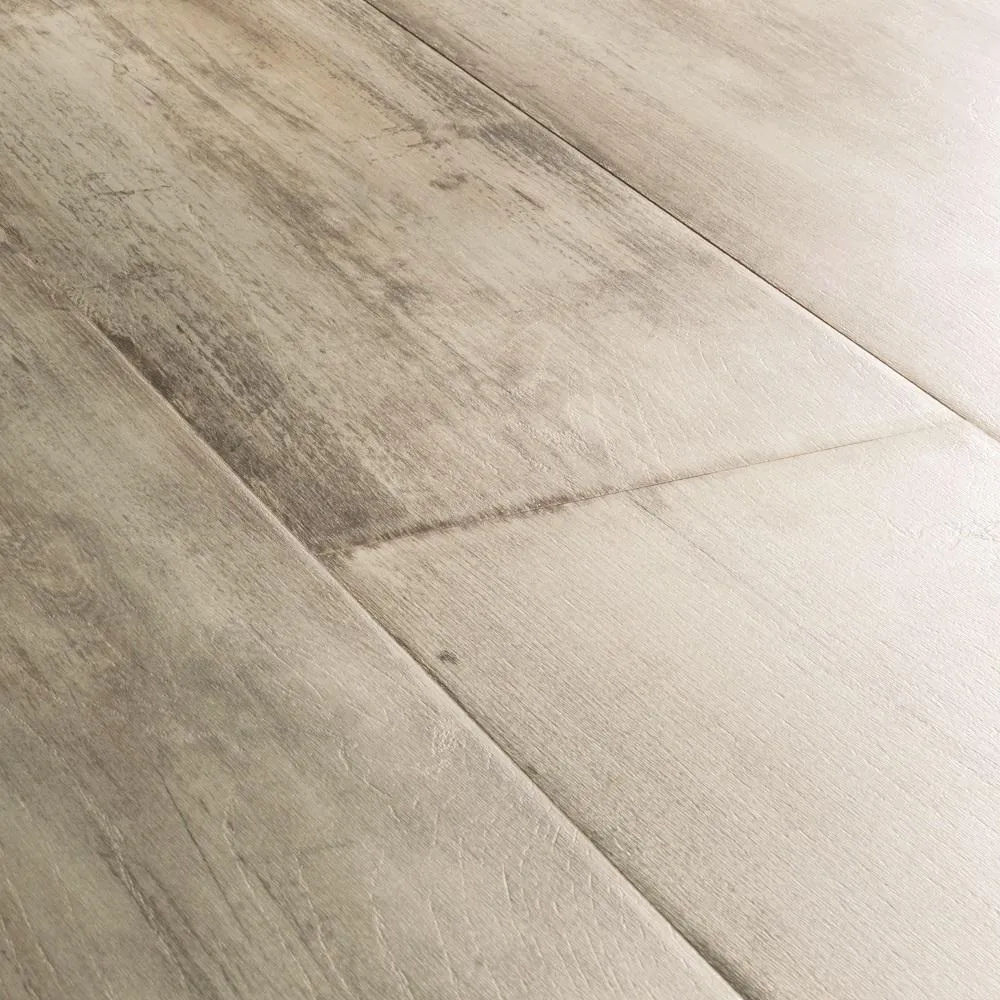 Pergo Outlast+ Waterproof Salted Oak 10 mm T x 7.48 in. W x 54.33 in. L Laminate Flooring (16.93 sq. ft. / case), photo 4 of 9
