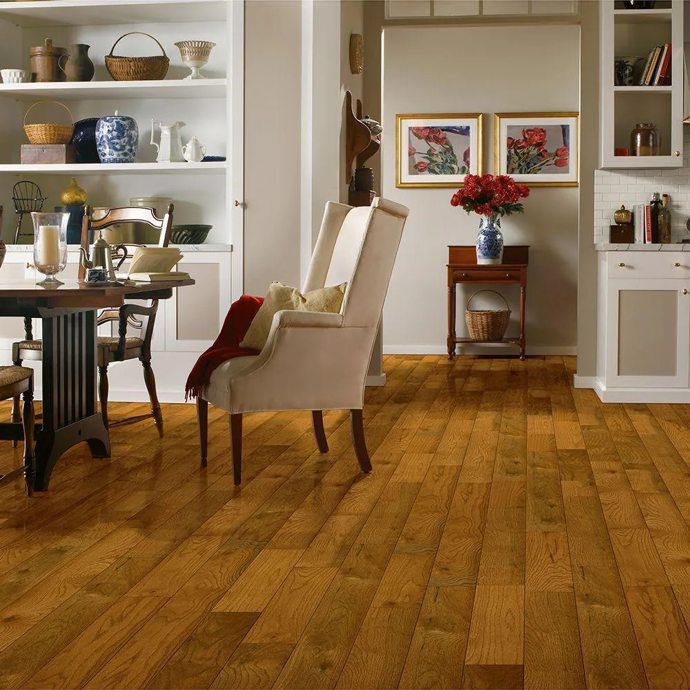 Bruce Plano Oak Gunstock 3/4 in. Thick x 5 in. Wide x Varying Length Solid Hardwood Flooring (23.5 sq. ft. / case), photo 2 of 9