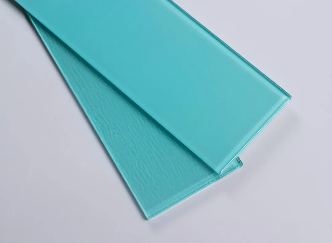 WS Tiles - Premium Aqua Blue 4 in. x 12 in. Individual Glass Subway Wall Tile (5 sq. ft / Case), photo 3 of 5