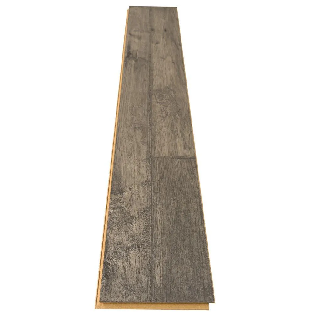 Pergo Outlast+ Waterproof Bayshore Grey Hickory 10 mm T x 7.48 in. W x 47.24 in. L Laminate Flooring (19.63 sq. ft. / case), photo 2 of 13